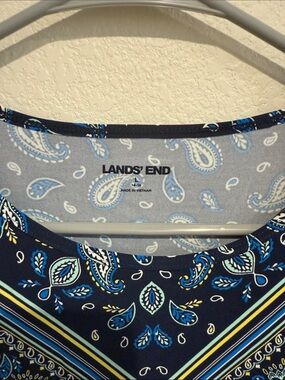 Lands' End size Large NWOT Navy Blue Paisley Medallion Short Sleeve Tee